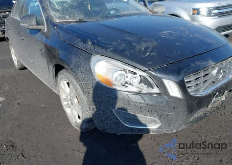 2012 Volvo S60 T6 z USA, uszkodzony, nr VIN YV1902FH6C2087826